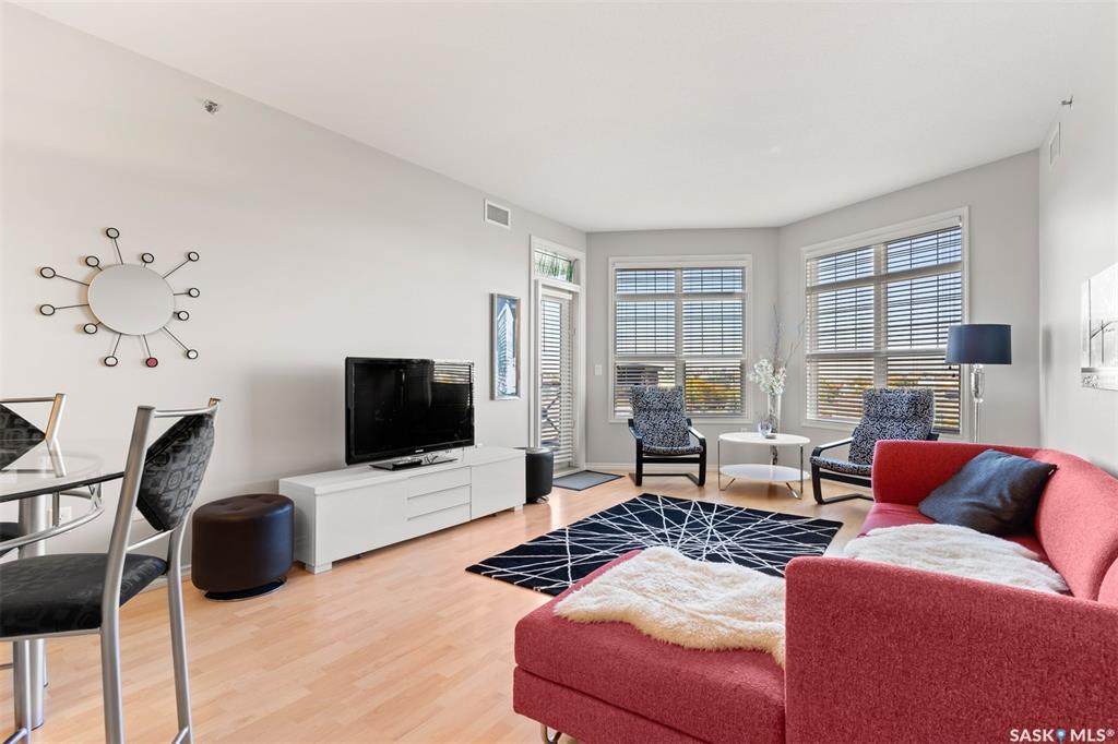 2102 Heseltine Road - Photo 1