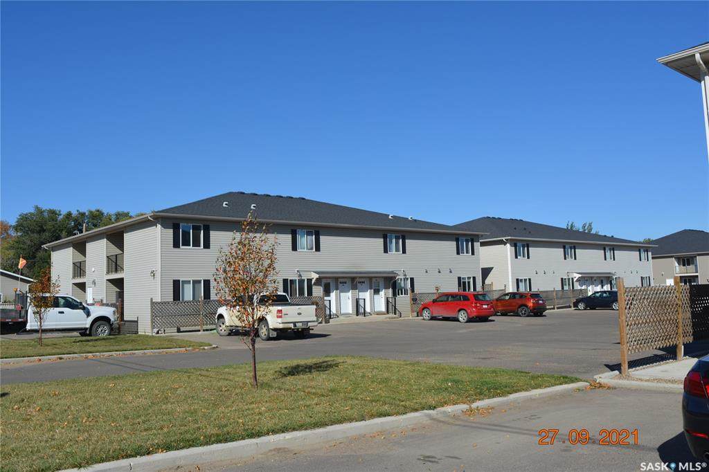 825 Gladstone Street - Photo 1
