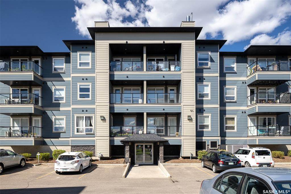108 Willis Crescent - Photo 1