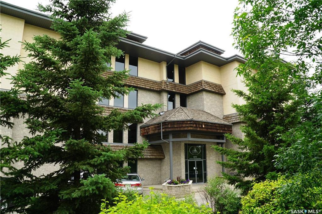 615 Saskatchewan Crescent - Photo 1