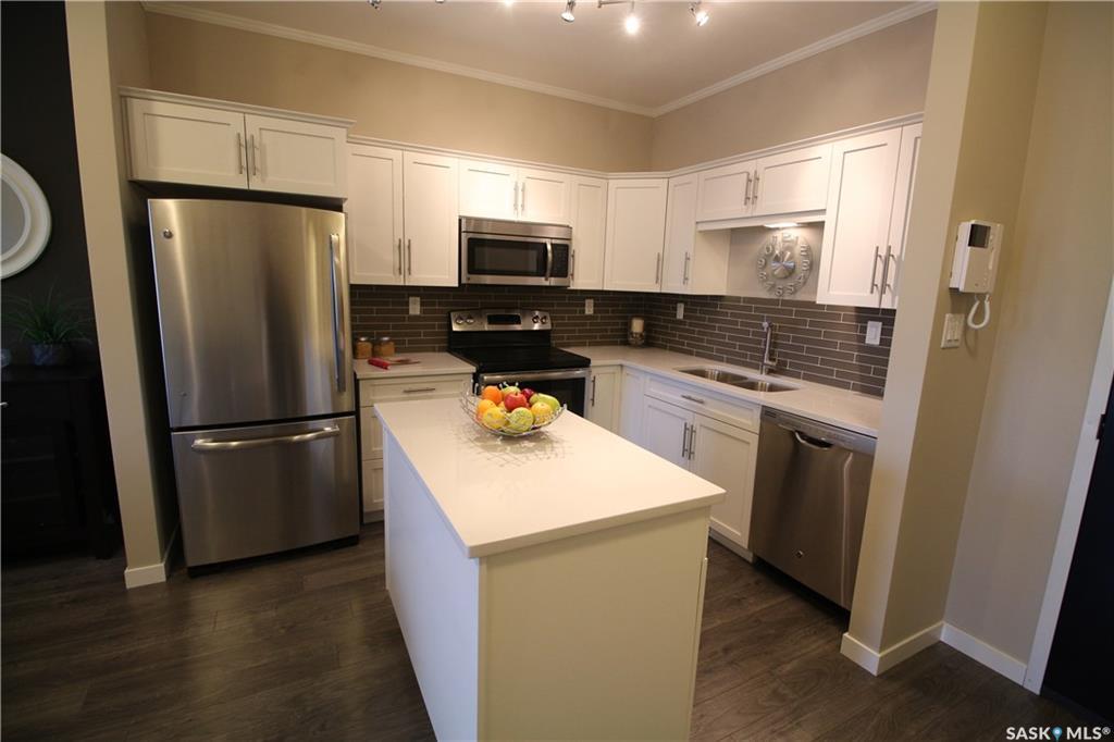 545 Hassard Close - Photo 1