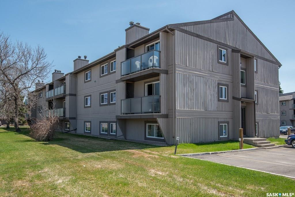 855 Wollaston Crescent - Photo 1