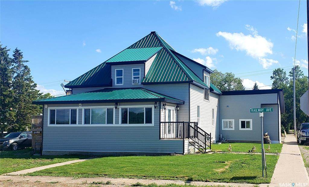 707 Railway Avenue - Photo 1