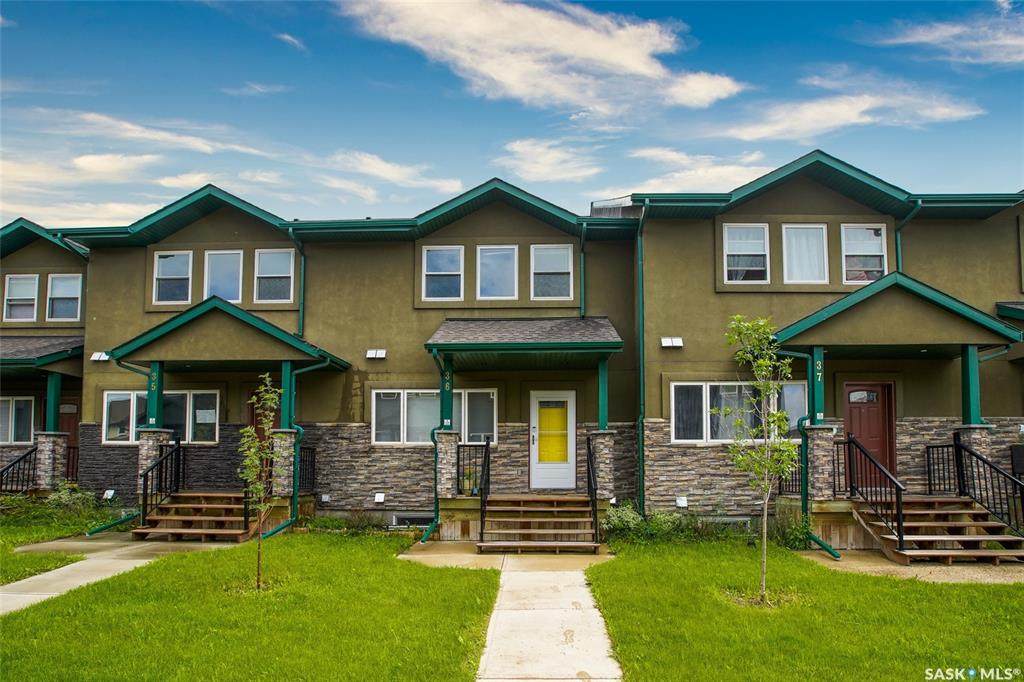 1703 Patrick Crescent - Photo 1