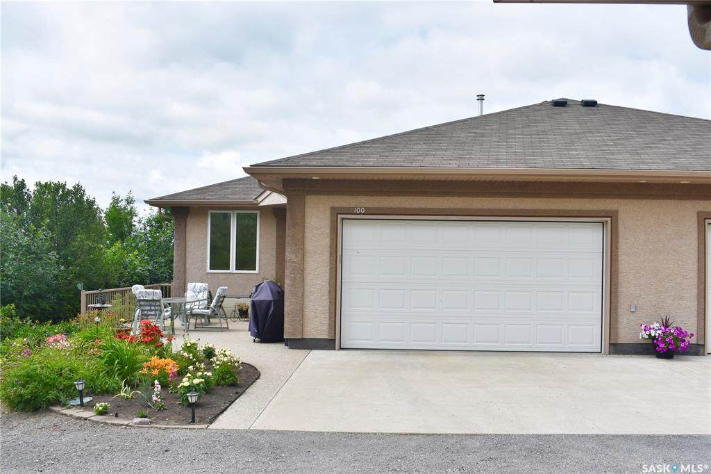 100 Katepwaview Place - Photo 1