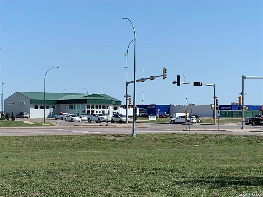 141 Palliser Way - Photo 1