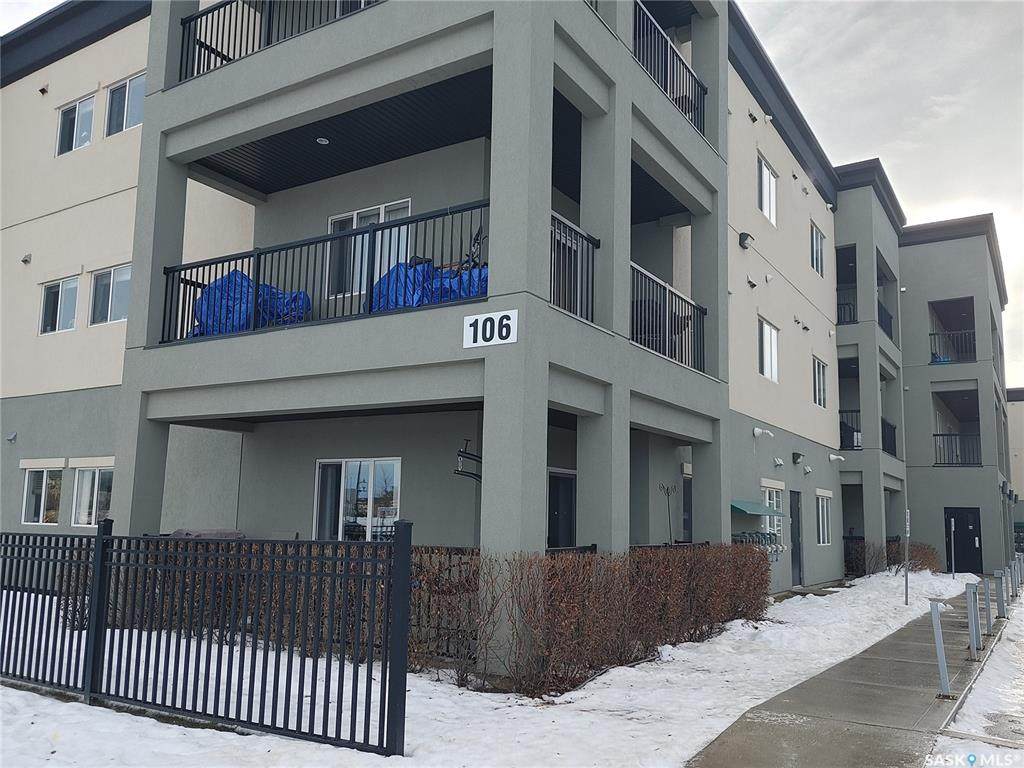 106 Hampton Circle - Photo 1