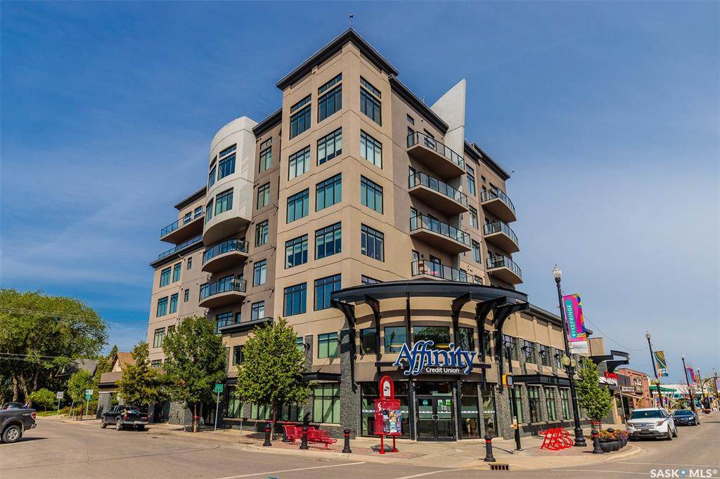922 Broadway Avenue - Photo 1