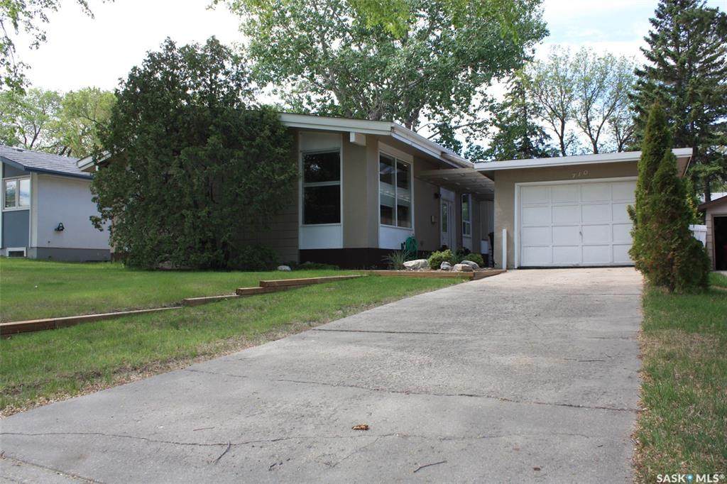 710 Arlington Avenue - Photo 1