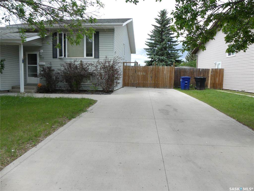 823 Kingsmere Boulevard - Photo 1