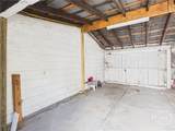 307 York - Photo 13