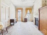 307 York - Photo 6