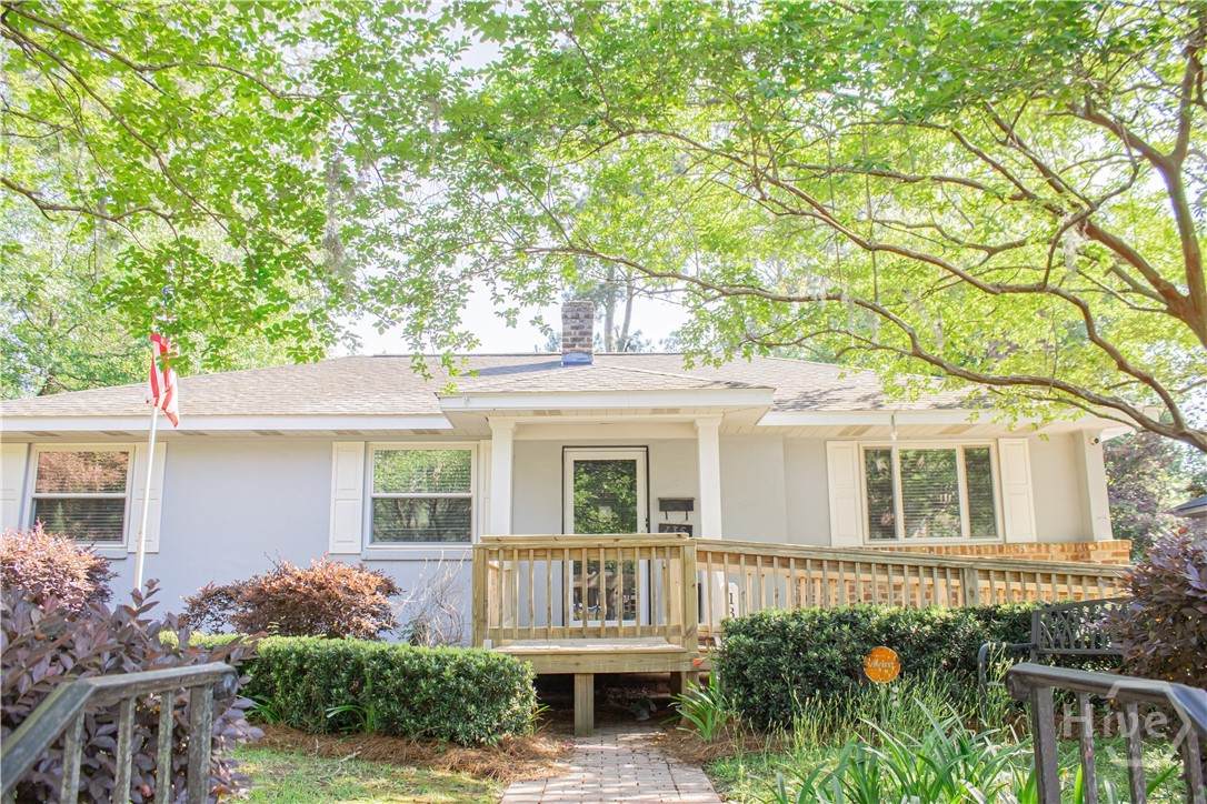 135 Derenne Avenue - Photo 1