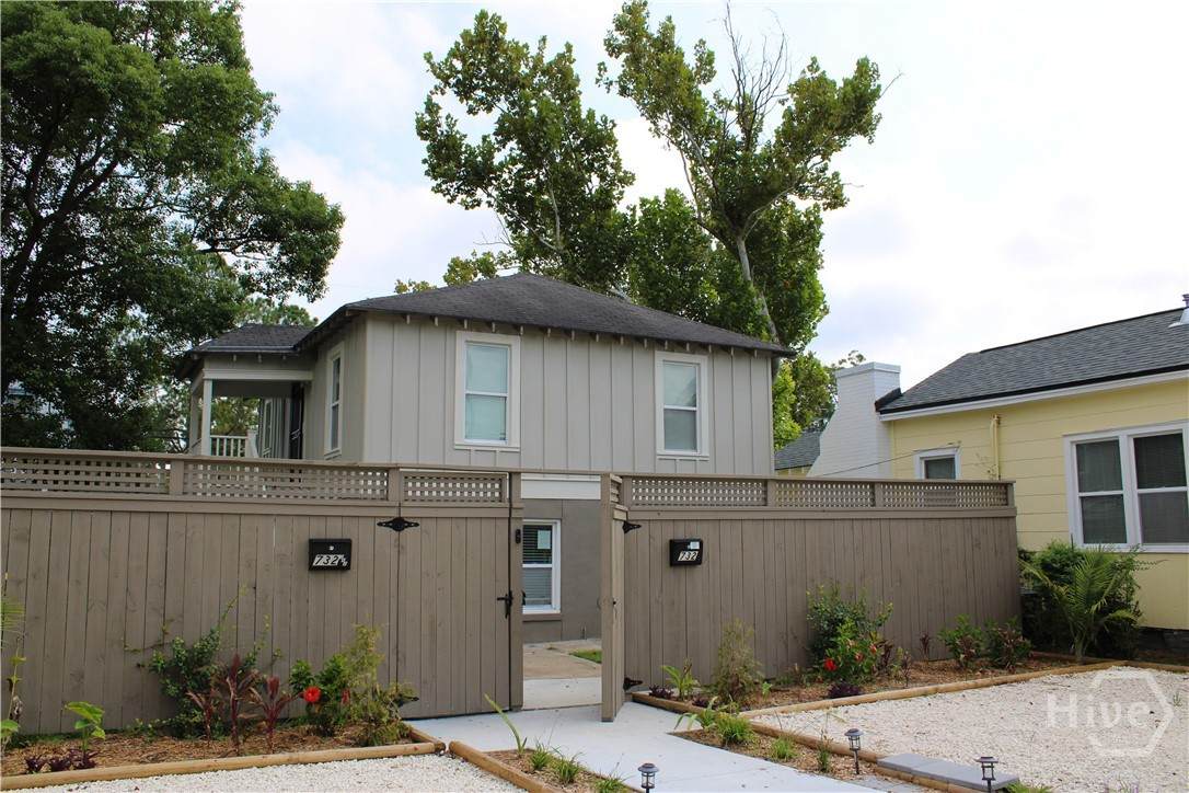 732 38th Street - Photo 1