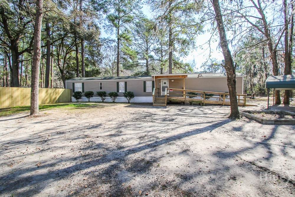 351 Green Oaks Court - Photo 1