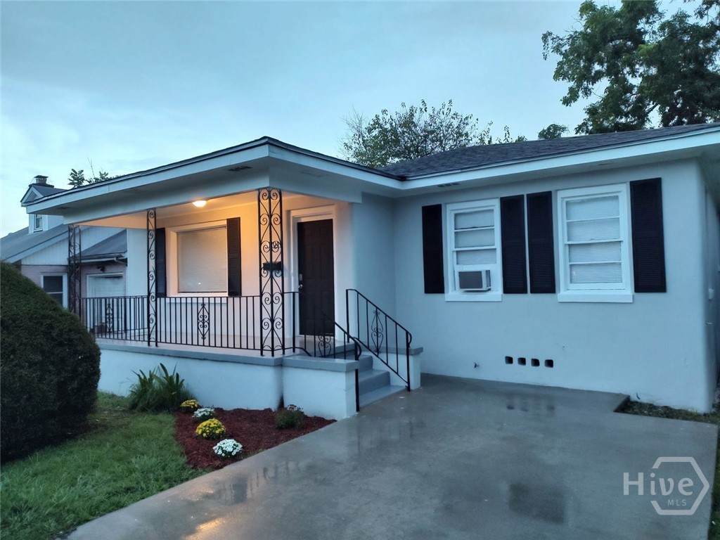 1104 Victory Drive - Photo 1