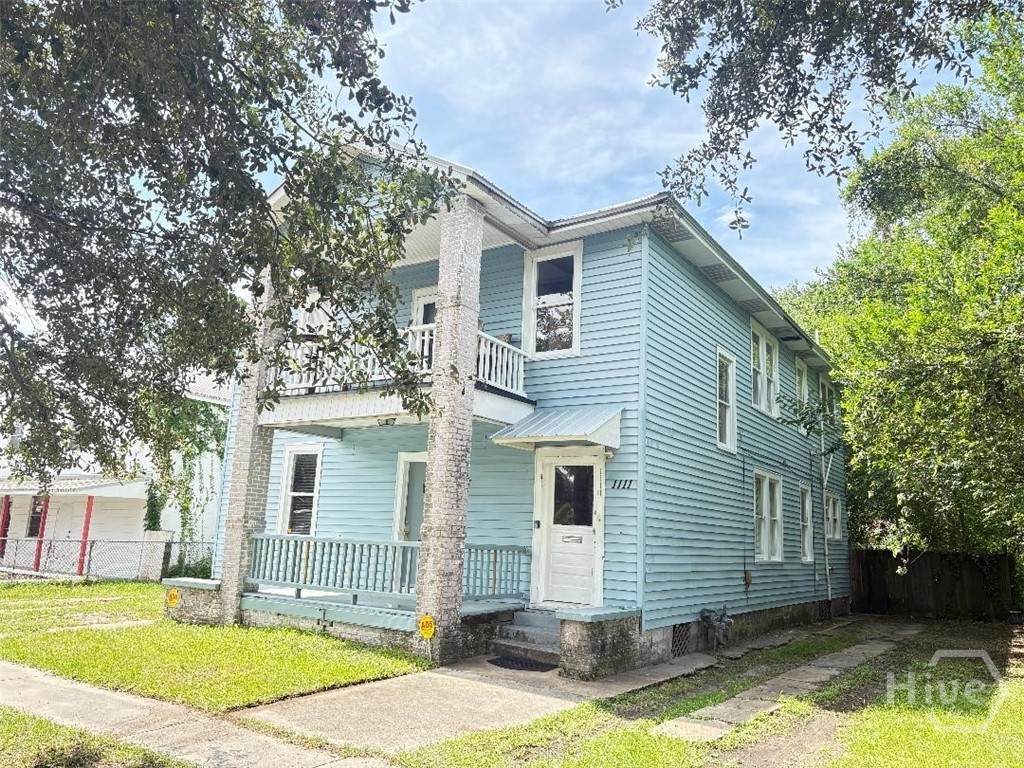 1111 35 Street - Photo 1