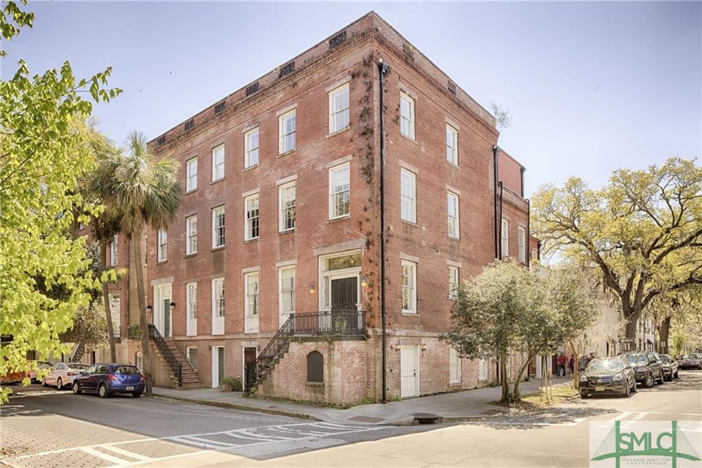 201 York Street - Photo 1
