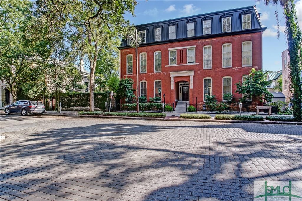 117 Charlton Street - Photo 1