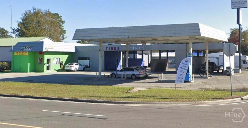 420 General Screven Way - Photo 1