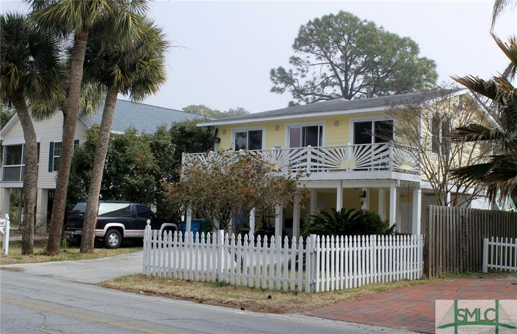 1404 Jones Avenue - Photo 1