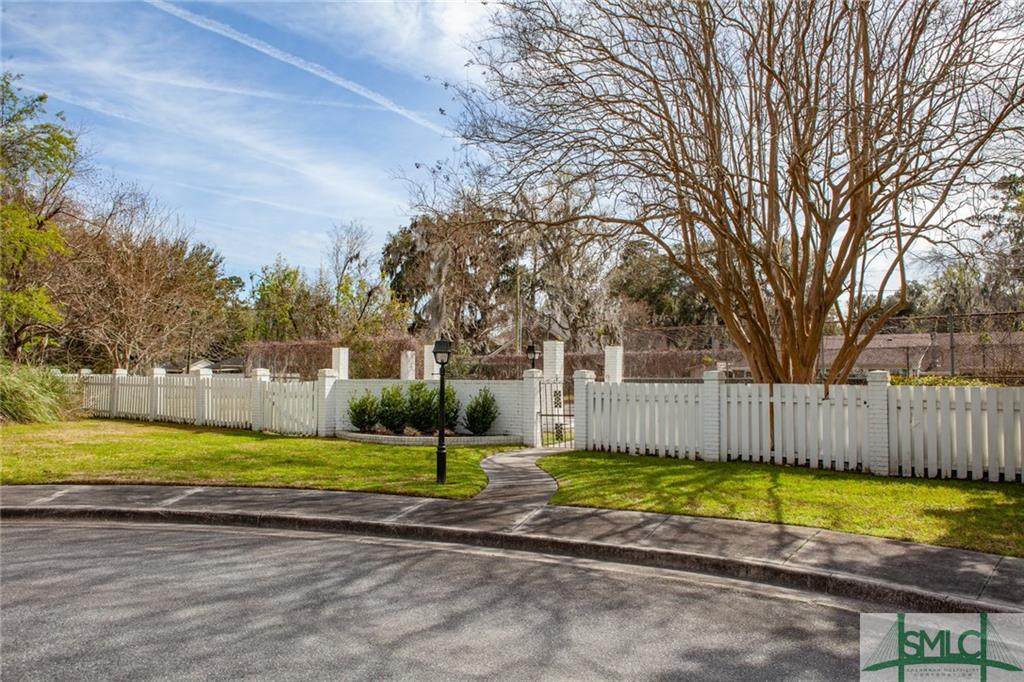 407 Stuart Street - Photo 1