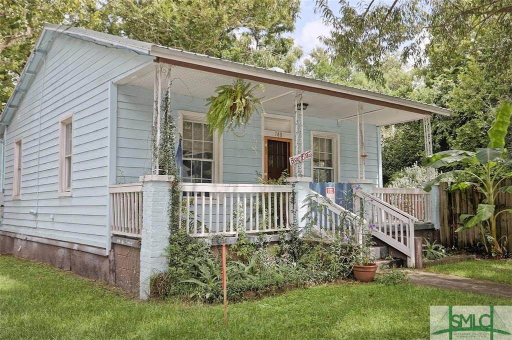 740 33Rd Street - Photo 1