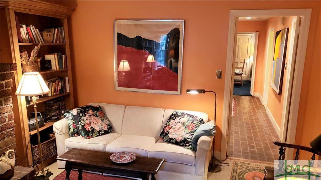 411 Charlton Street - Photo 1