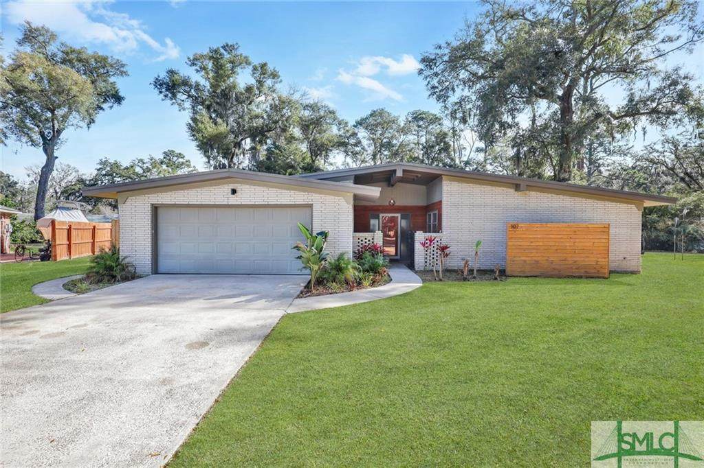 107 Stafford Road - Photo 1