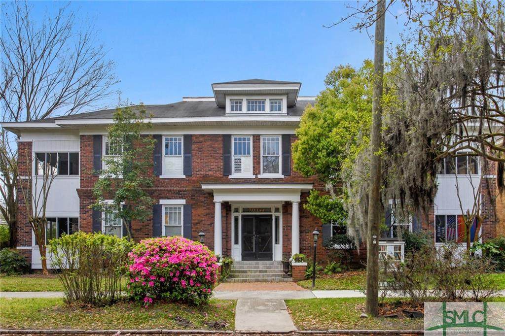 733 Henry Street - Photo 1
