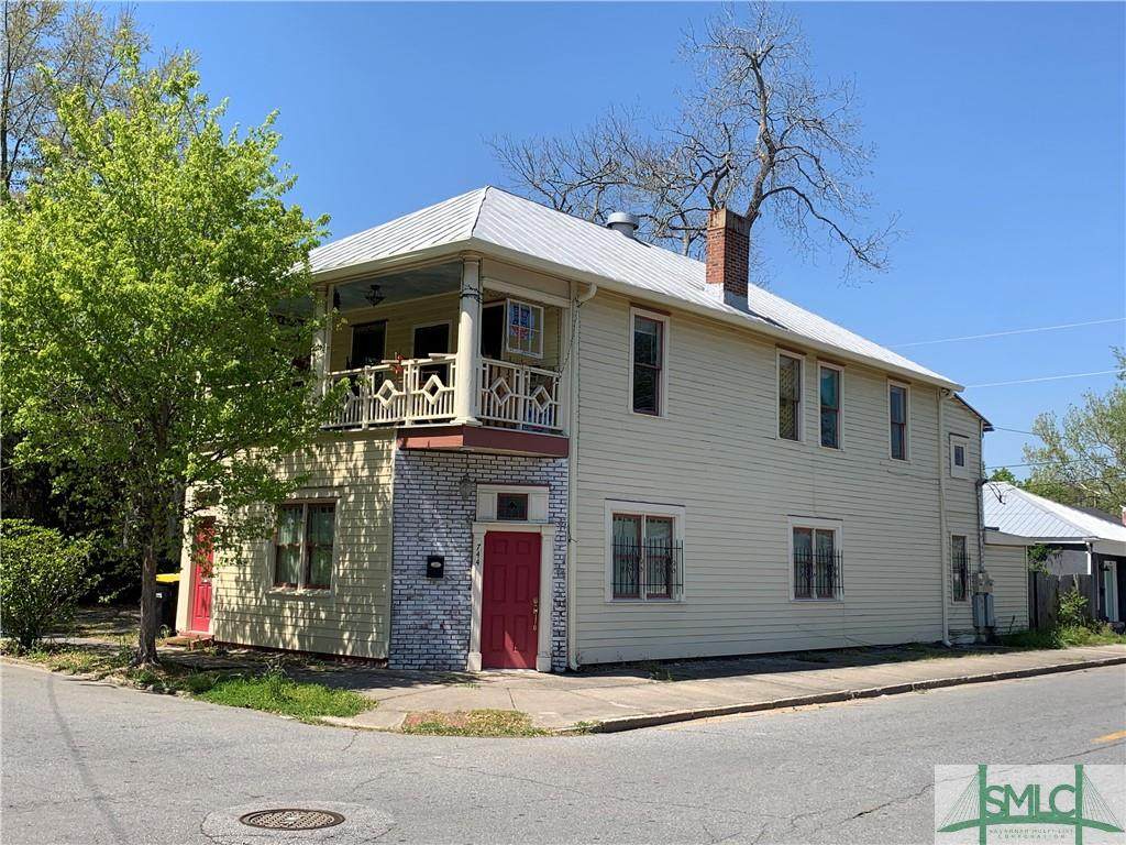 744 39th Street - Photo 1