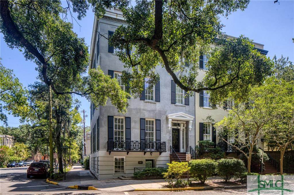 201 Charlton Street - Photo 1