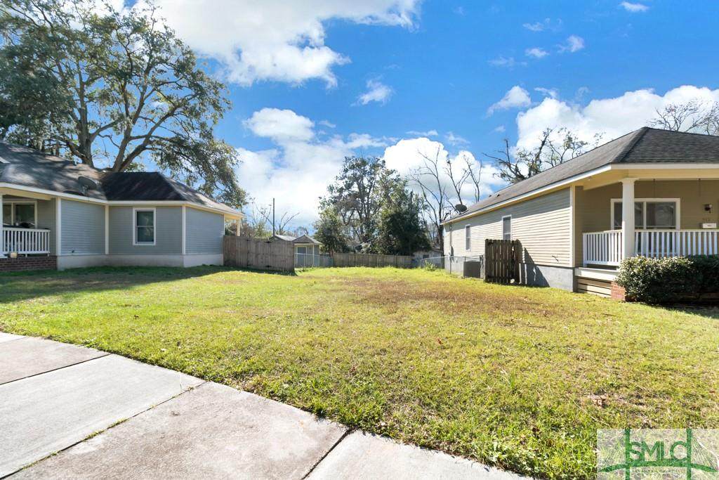 911 40th Street - Photo 1