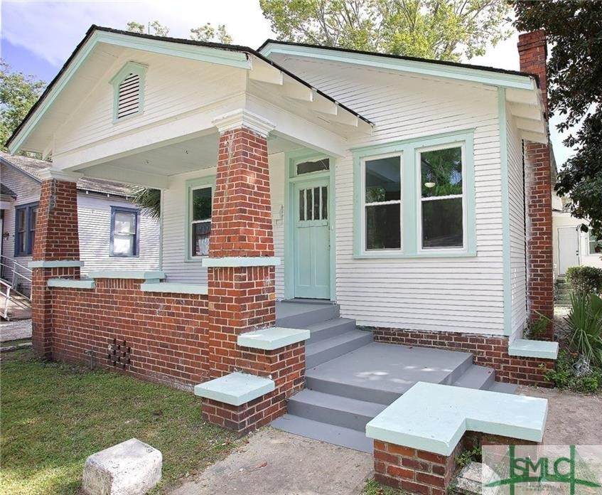 943 41st Street - Photo 1