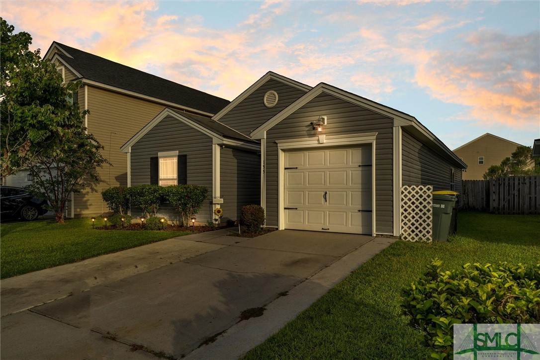 155 Lakepointe Drive - Photo 1