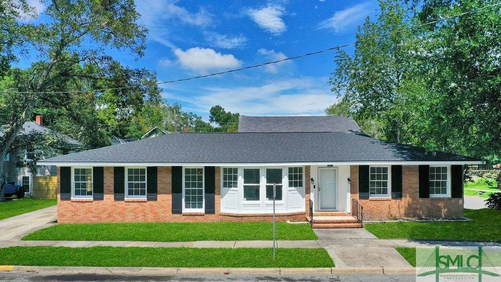 922 35 Street - Photo 1