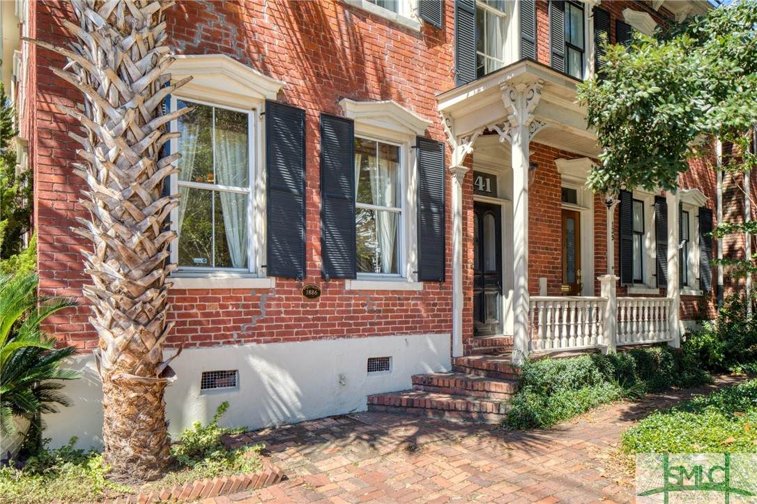 141 Lincoln Street - Photo 1