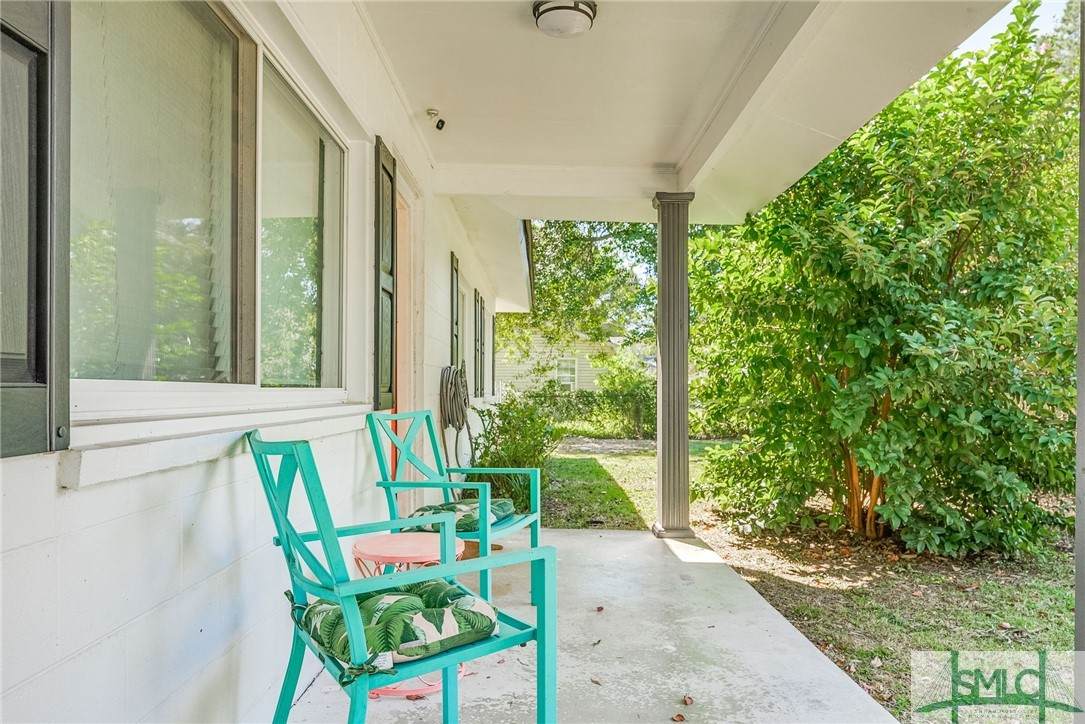 230 Moore Avenue - Photo 1