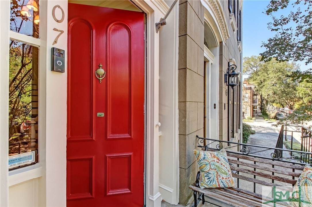 407 Charlton Street - Photo 1