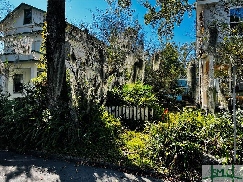 1115 31st Street - Photo 1