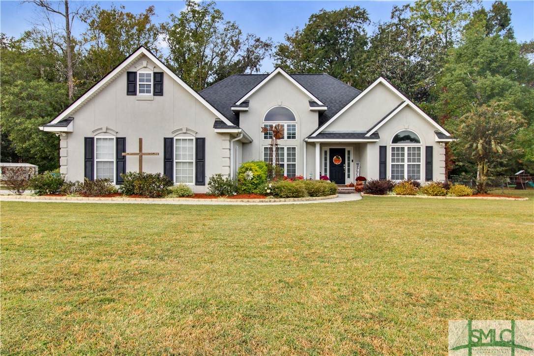 230 Oxford Circle - Photo 1