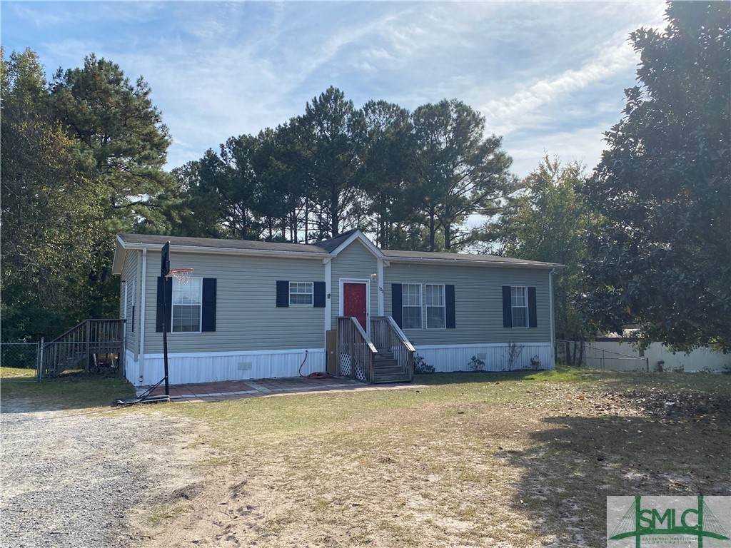 125 Edgewater Drive - Photo 1