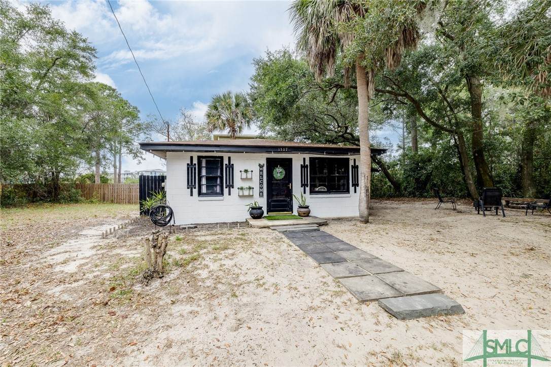 1307 Solomon Avenue - Photo 1