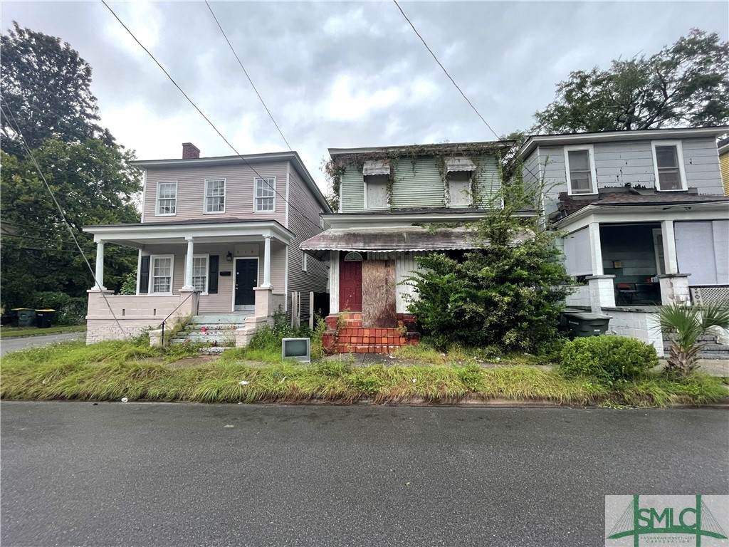 718 38th Street - Photo 1