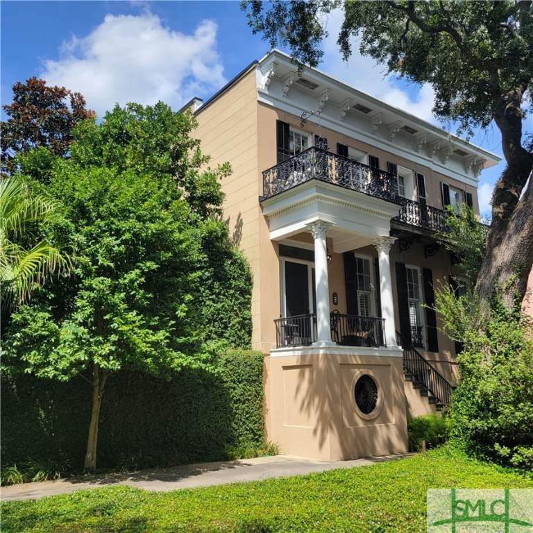 208 Jones Street - Photo 1