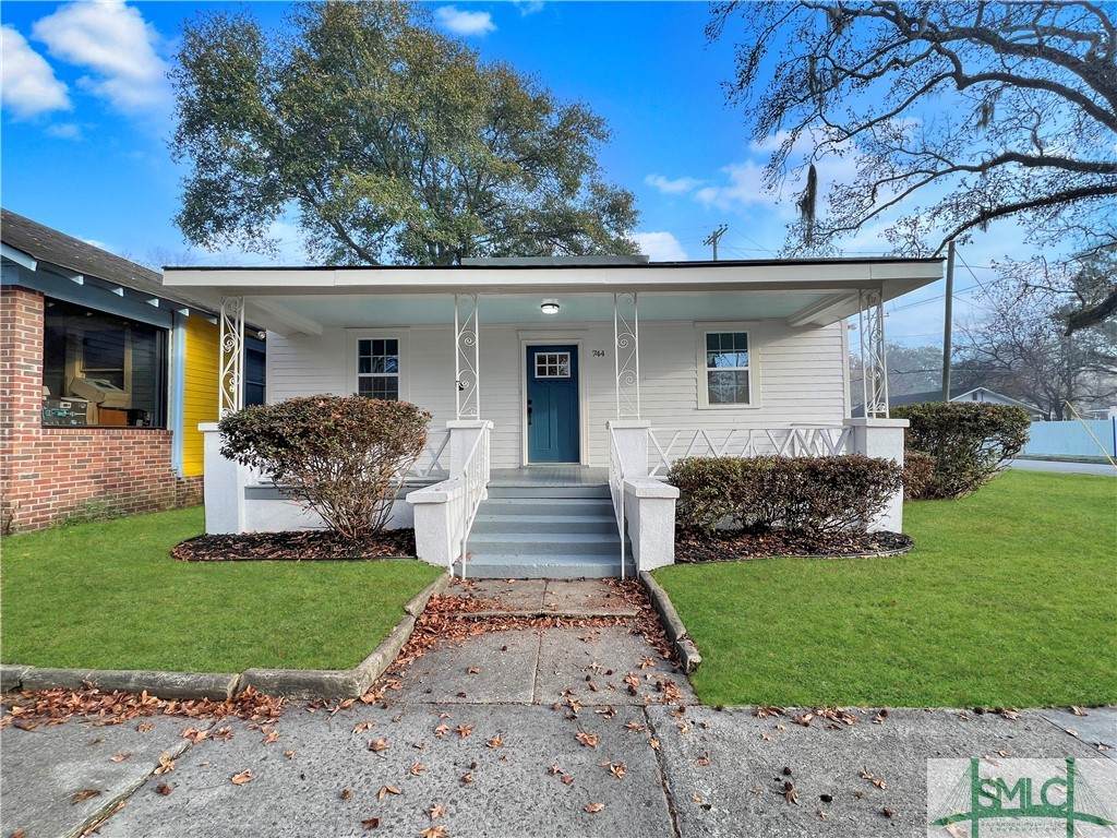 744 35th Street - Photo 1