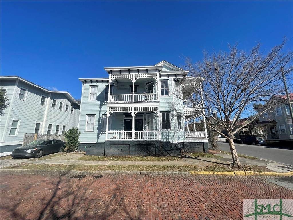 320 31 Street - Photo 1