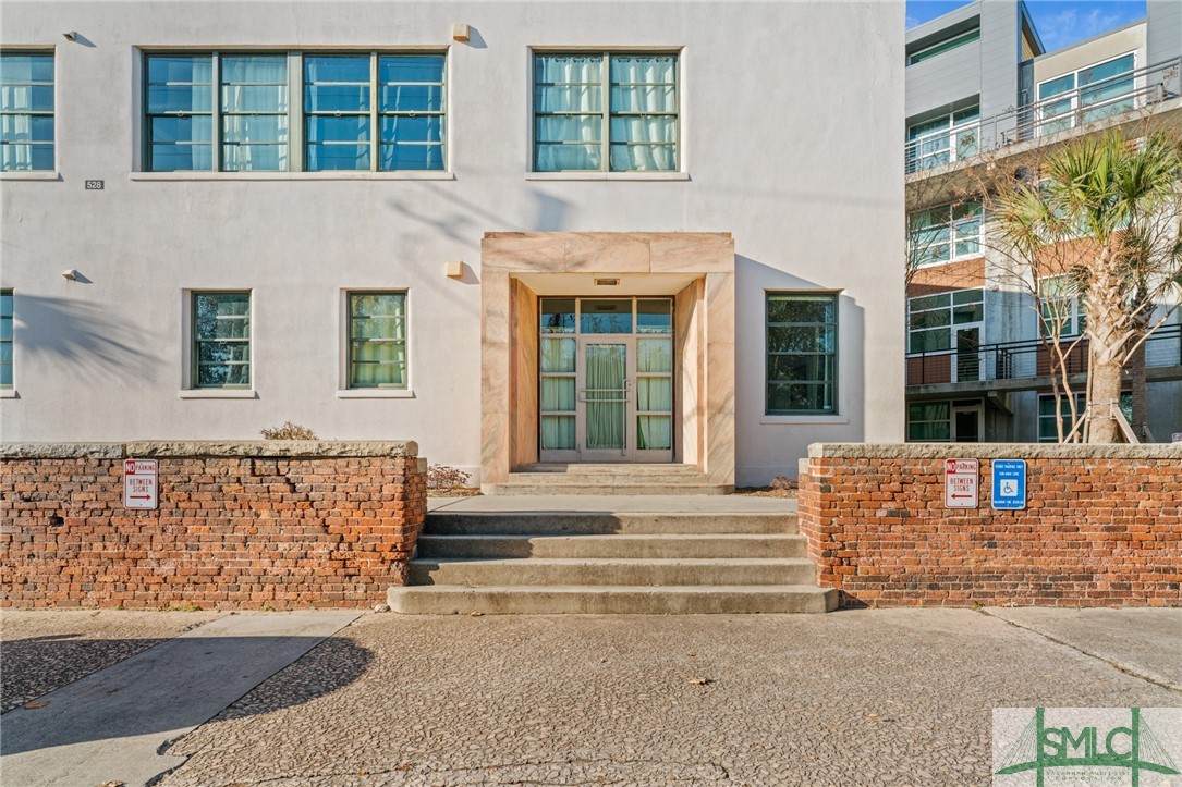 528 Selma Street - Photo 1
