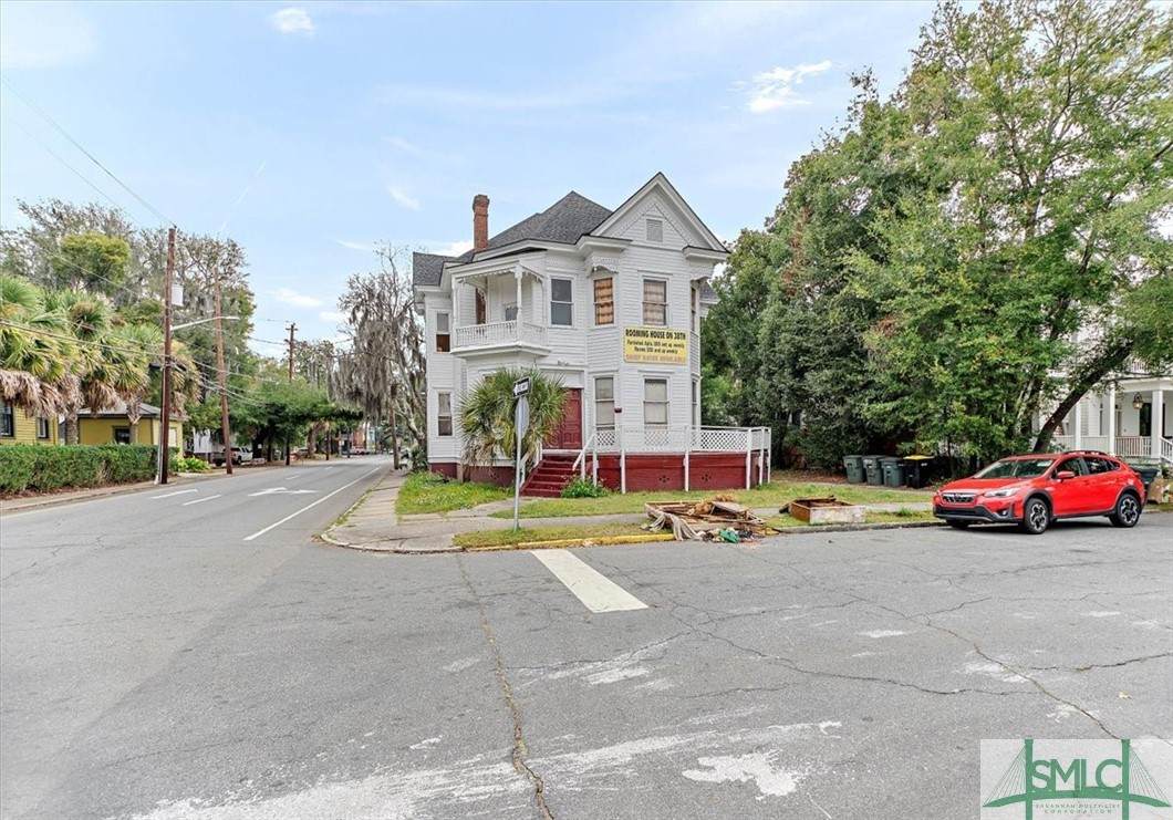 102 38th Street - Photo 1
