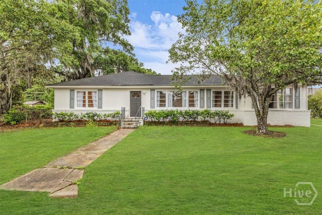 2223 Derenne Avenue - Photo 1